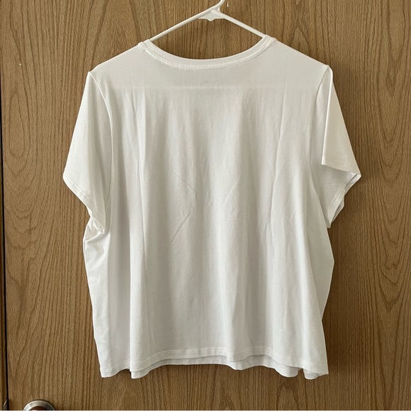 Old Navy Bestee Crew Neck White T-Shirt - Picture 6 of 8